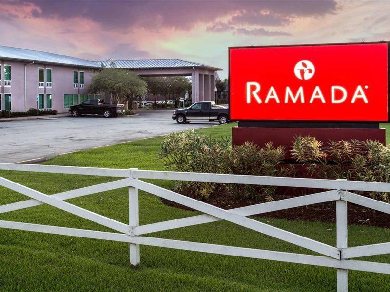 Hotel Ramada By Wyndham Luling Esterno foto