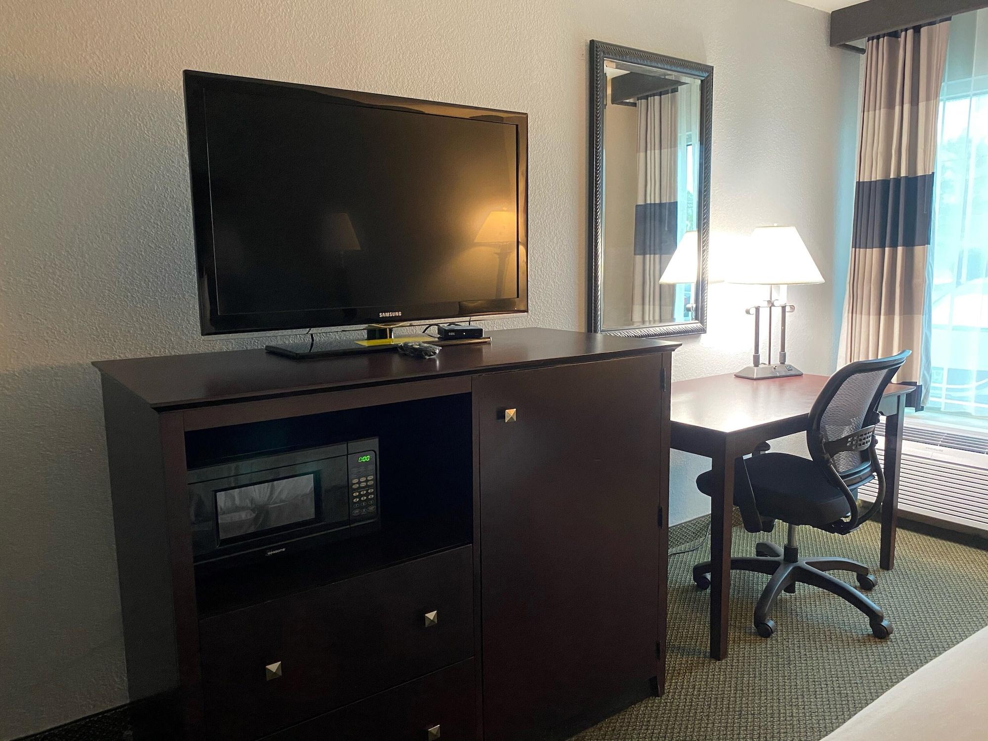 Hotel Ramada By Wyndham Luling Esterno foto