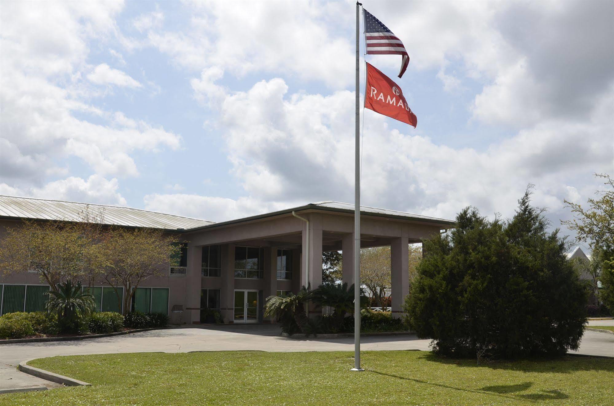 Hotel Ramada By Wyndham Luling Esterno foto